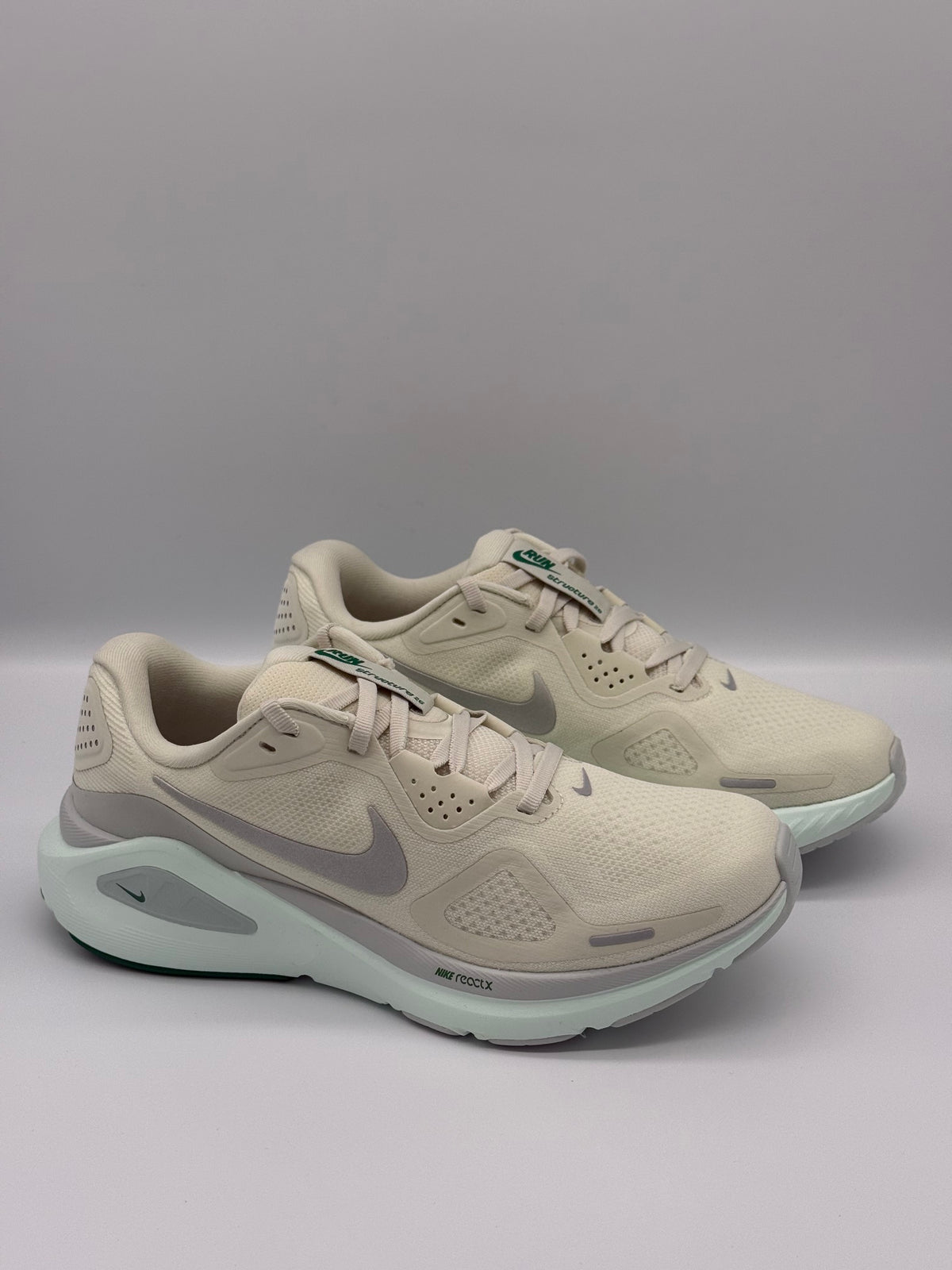 Women's Nike Structure 26, HJ1101 008, Sea Glass/Metallic Silver - Size W US8.5