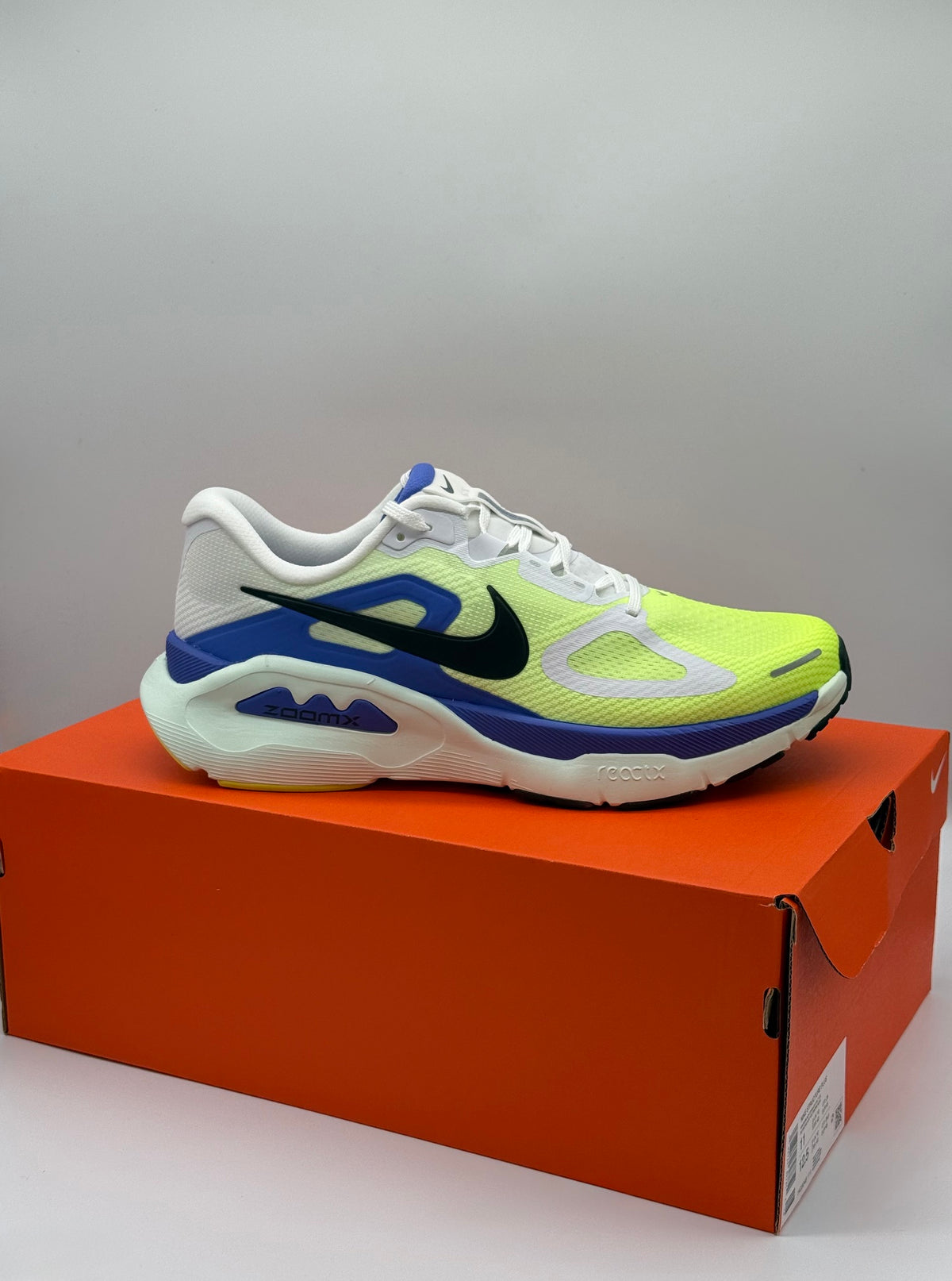 Nike Structure Plus, HQ3048 111, White/Black Spruce-Volt Ice - Size US11