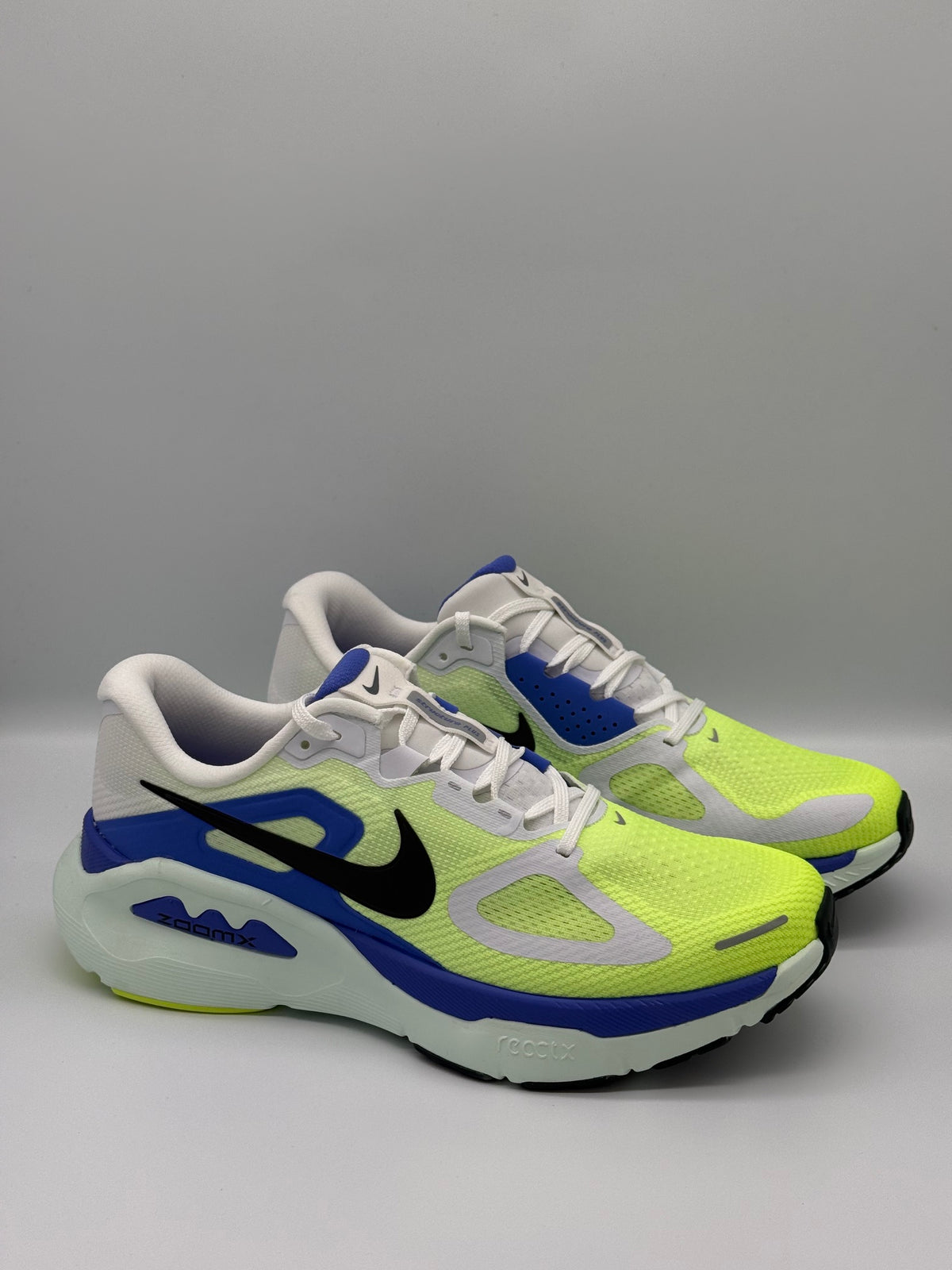 Nike Structure Plus, HQ3048 111, White/Black Spruce-Volt Ice - Size US11