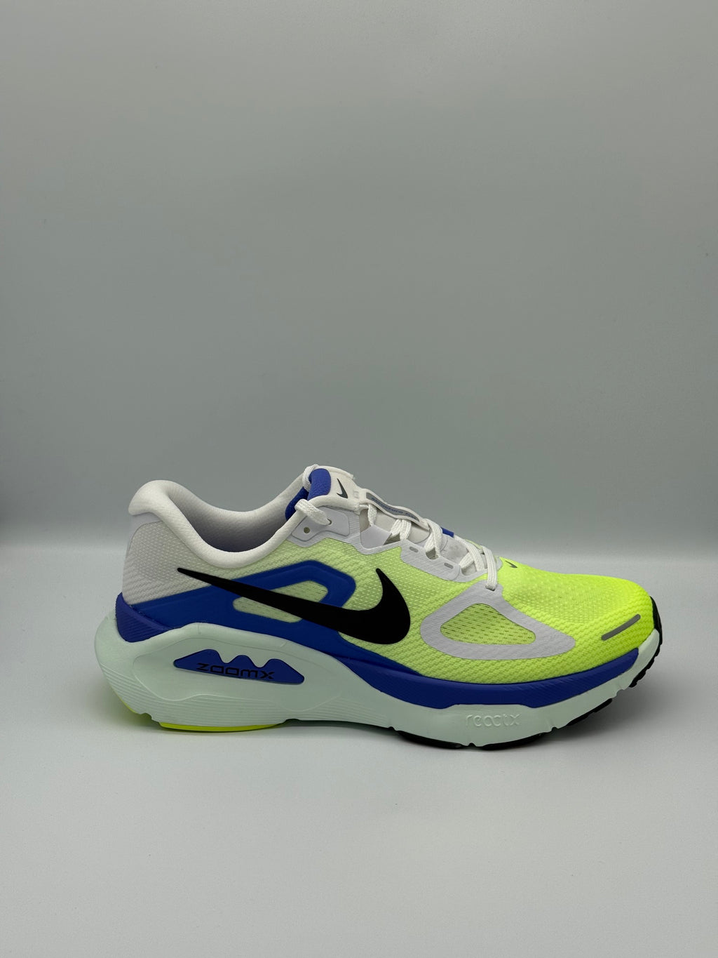 Nike Structure Plus, HQ3048 111, White/Black Spruce-Volt Ice - Size US11