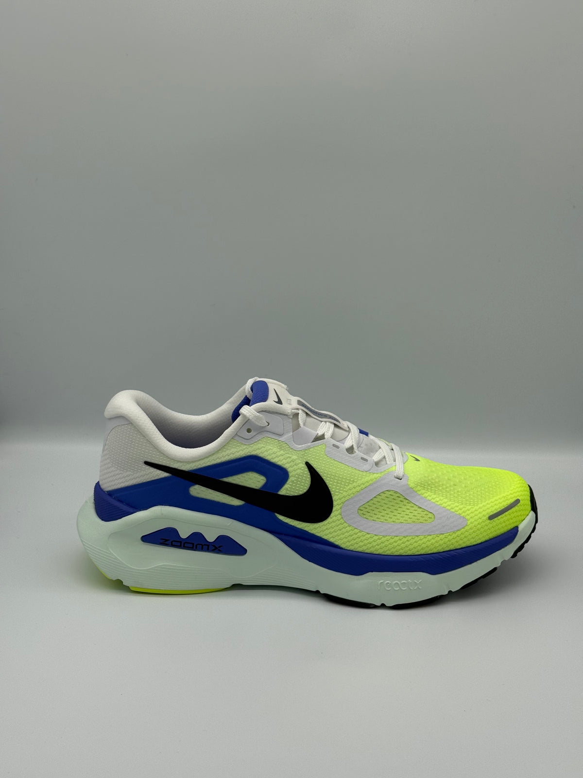 Nike Structure Plus, HQ3048 111, White/Black Spruce-Volt Ice - Size US11