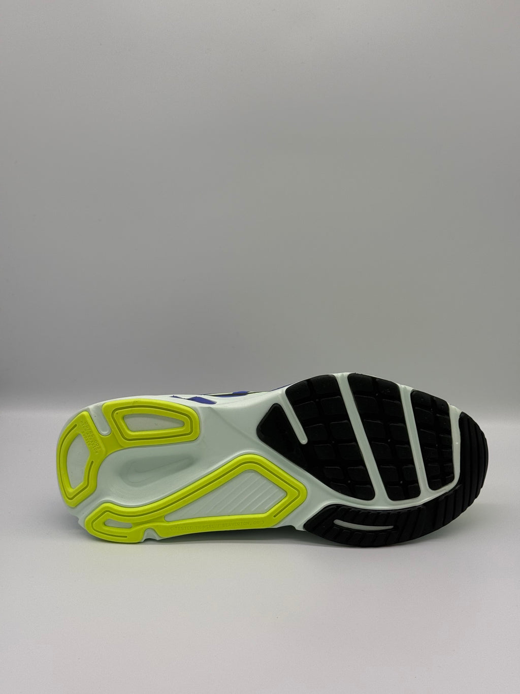 Nike Structure Plus, HQ3048 111, White/Black Spruce-Volt Ice - Size US11
