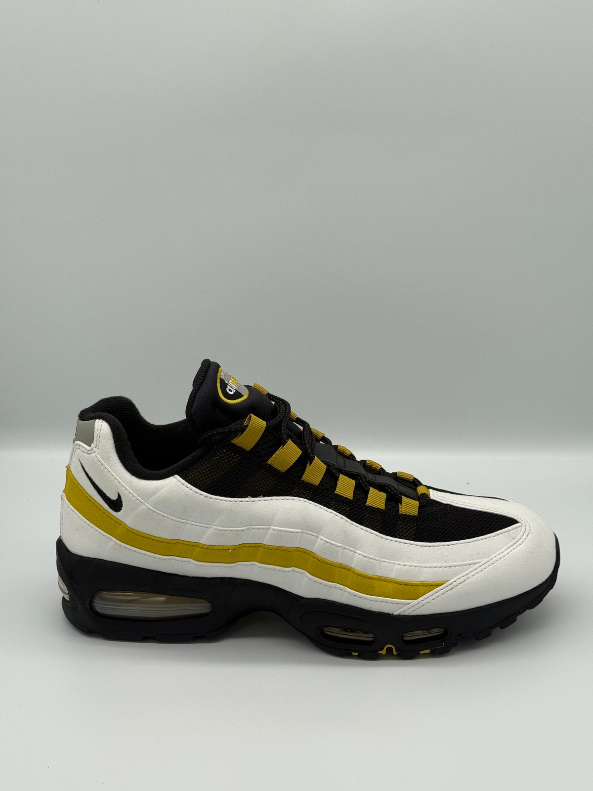 Nike Air Max 95 Big Bubble, HM4740 102, White/Black/Saffron Quartz - Size US10