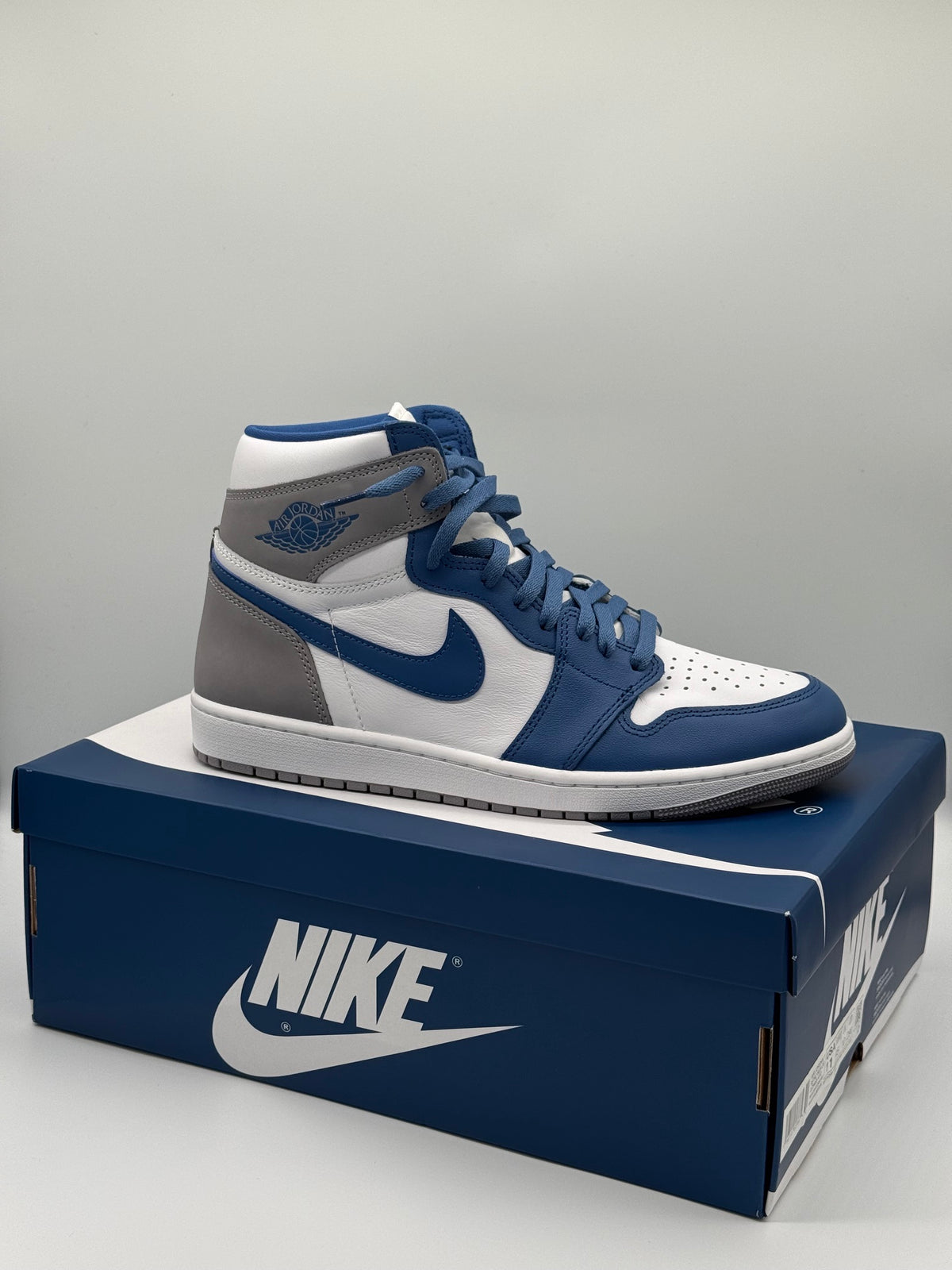 Air Jordan 1 Retro High OG, DZ5485 410, True Blue/White-Cement Grey - Size US11
