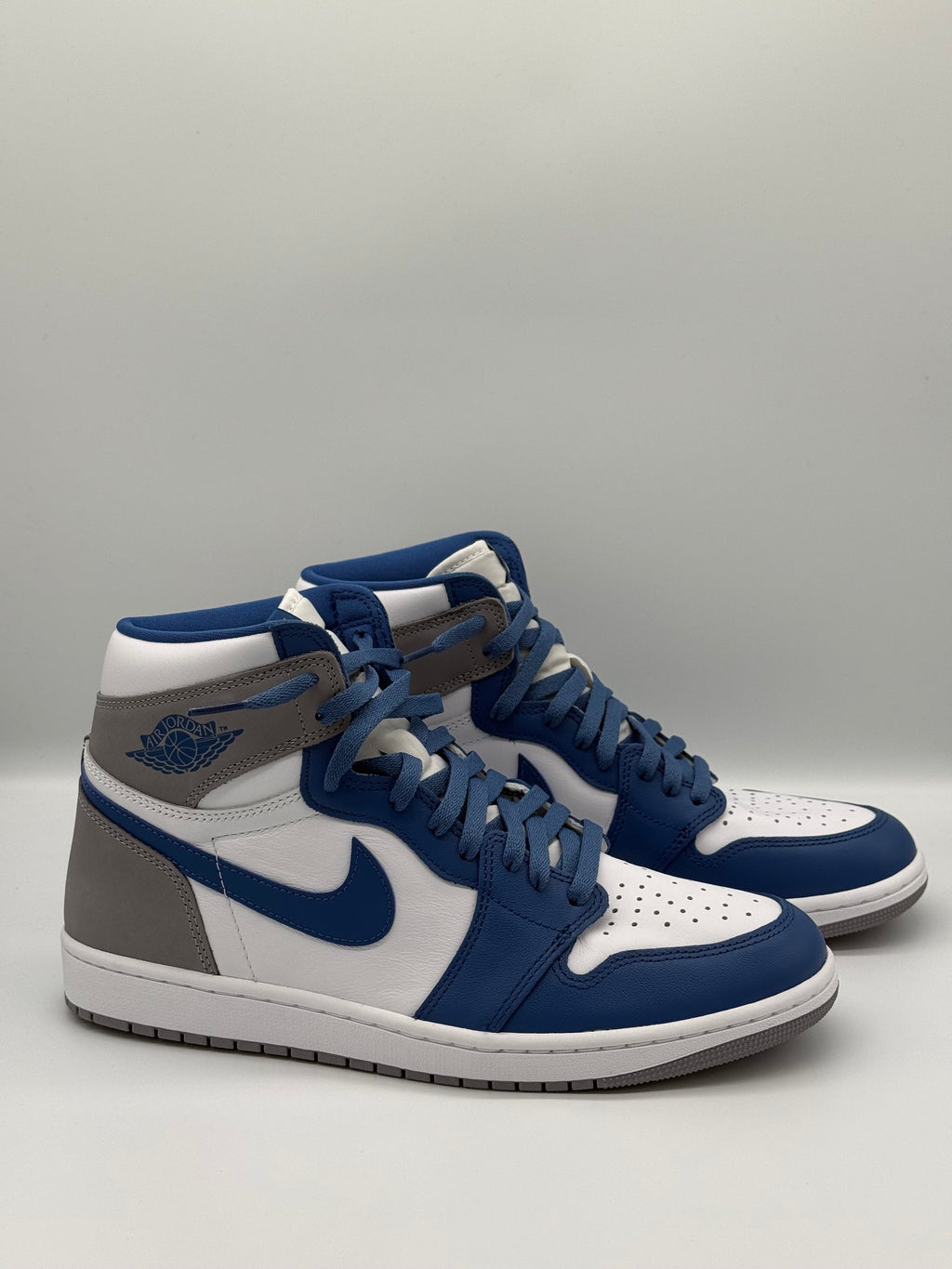 Air Jordan 1 Retro High OG, DZ5485 410, True Blue/White-Cement Grey - Size US11