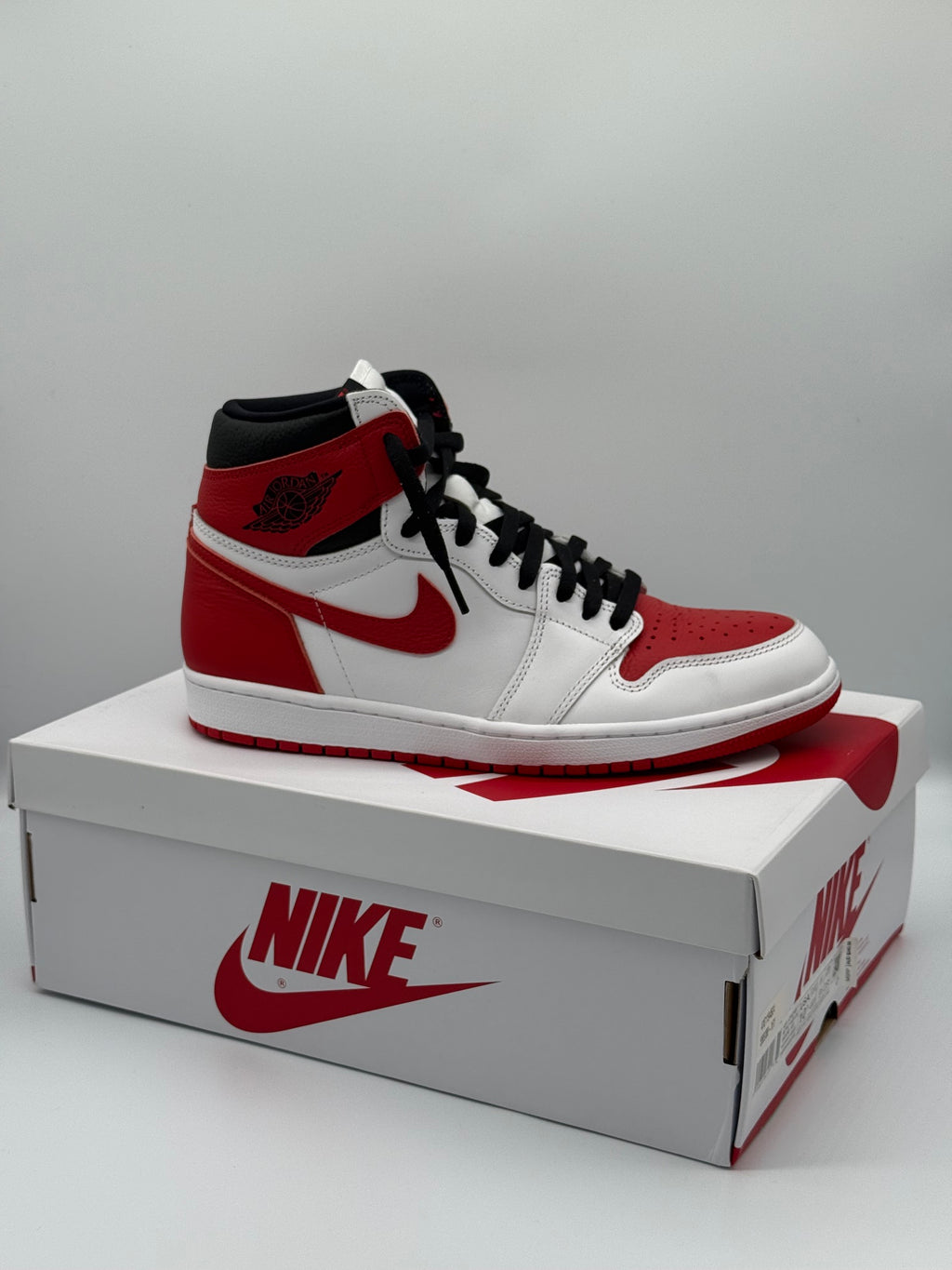 Air Jordan 1 Retro High OG, 555088 161, White/University Red/Black - Size US10.5