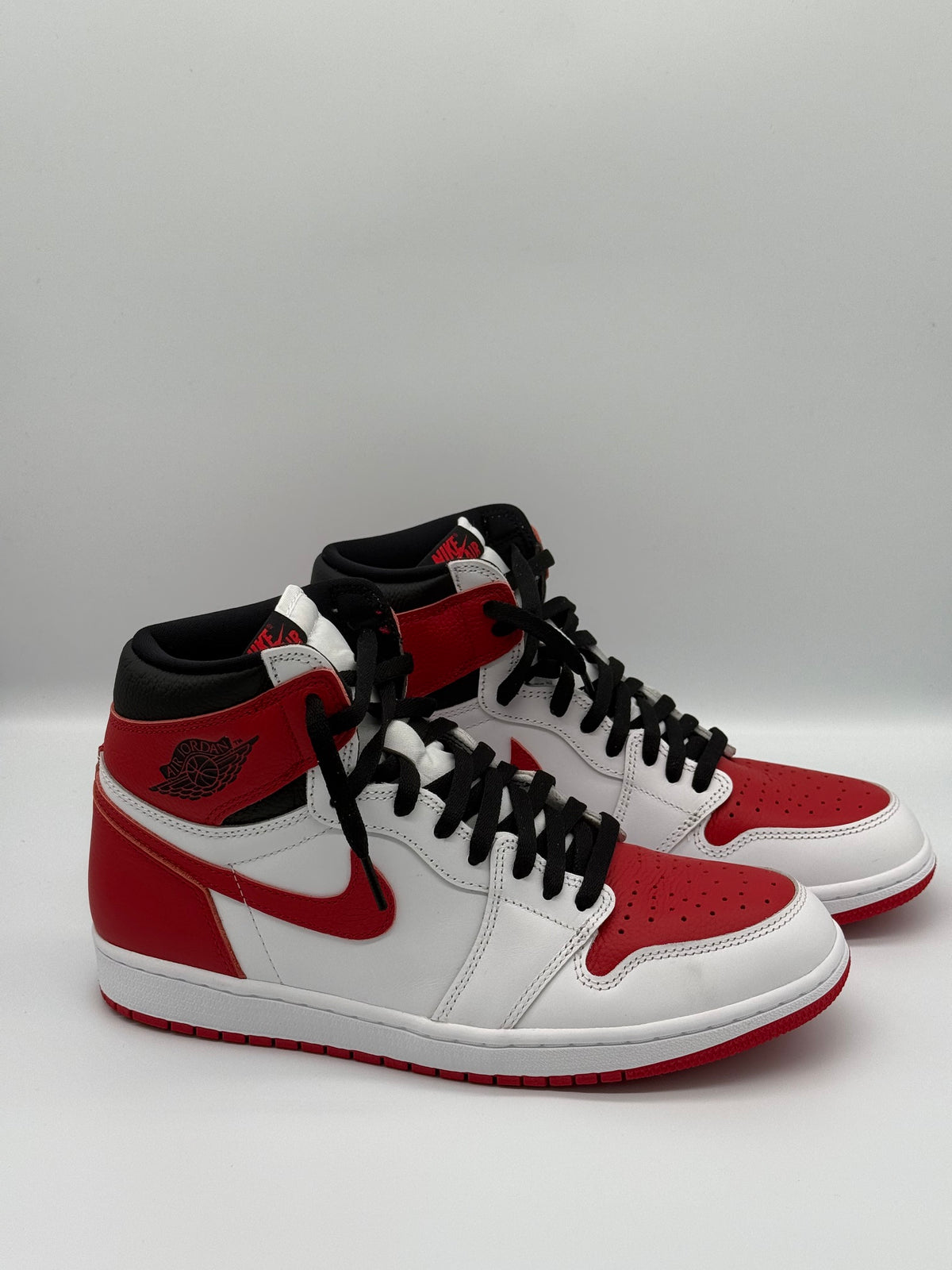 Air Jordan 1 Retro High OG, 555088 161, White/University Red/Black - Size US10.5