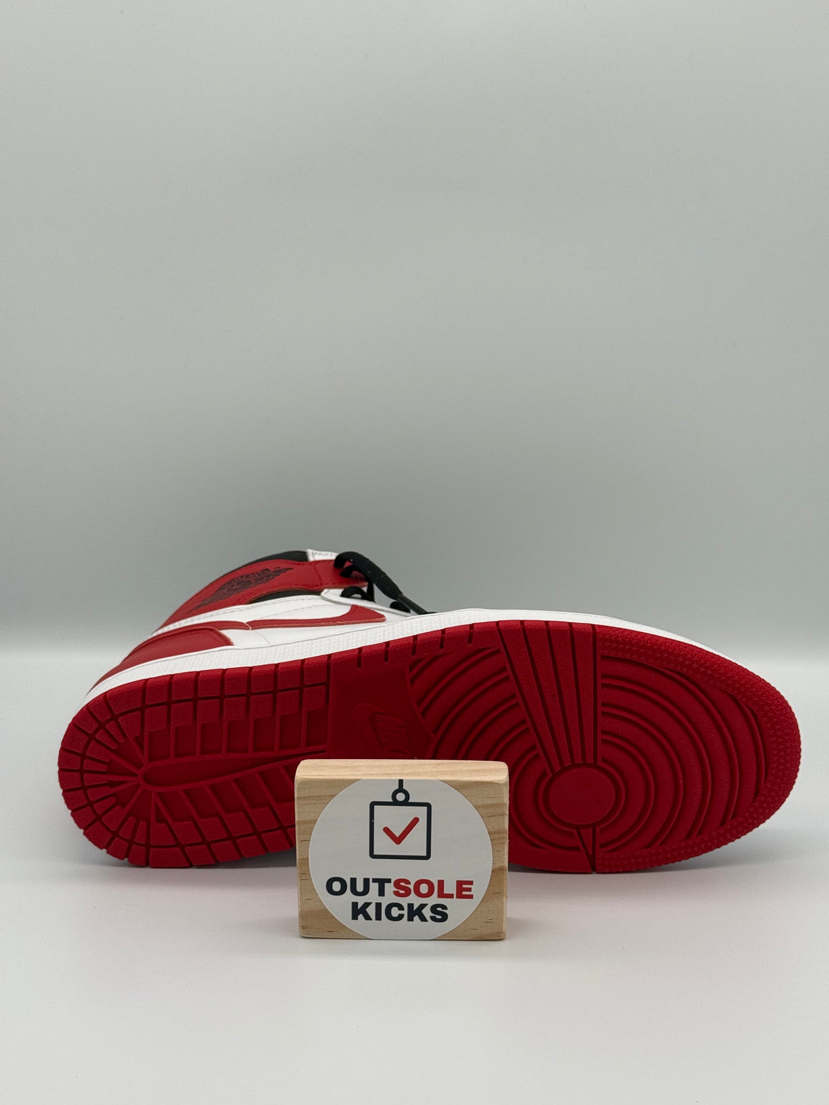 Air Jordan 1 Retro High OG, 555088 161, White/University Red/Black - Size US10.5