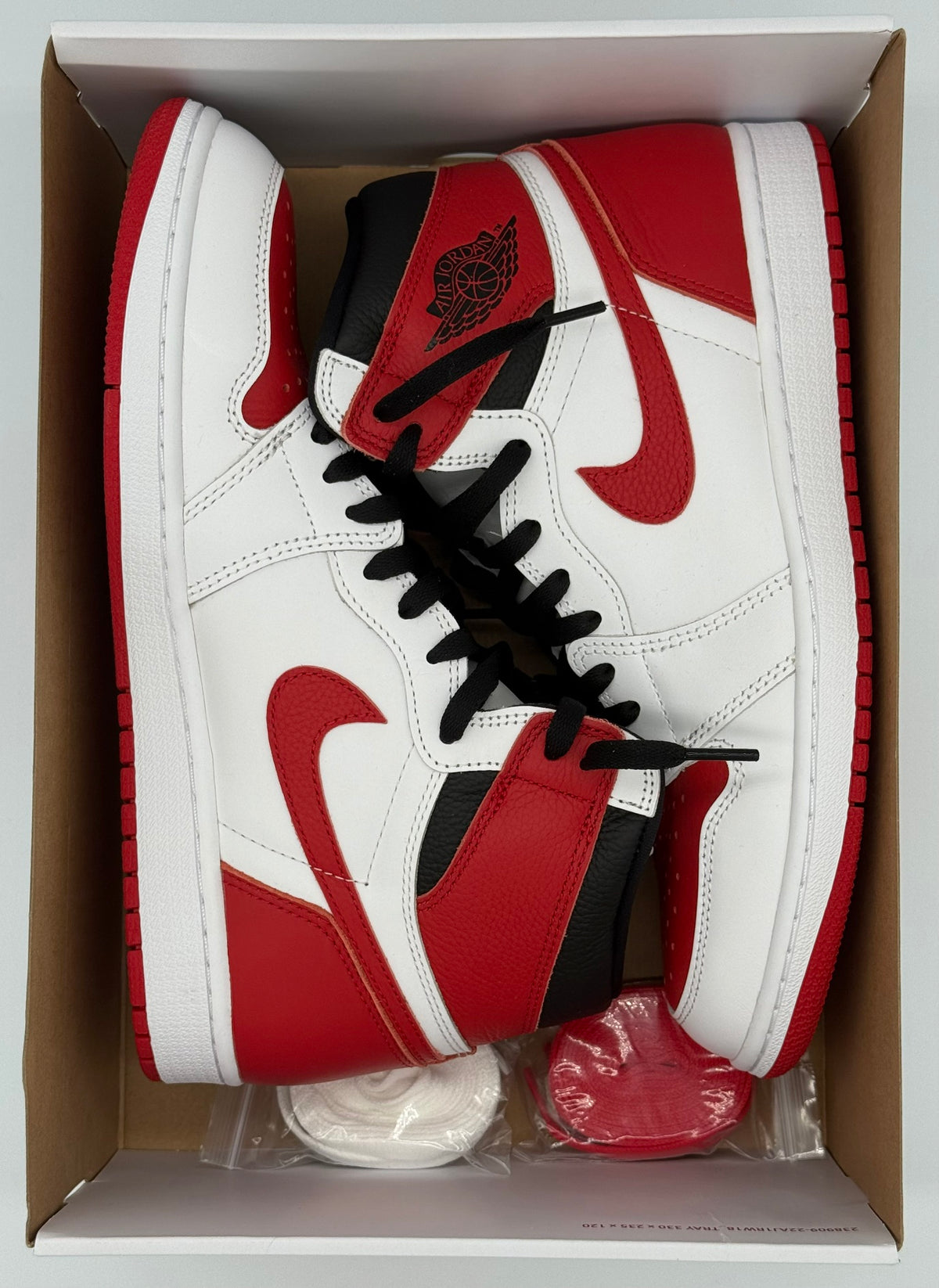 Air Jordan 1 Retro High OG, 555088 161, White/University Red/Black - Size US10.5