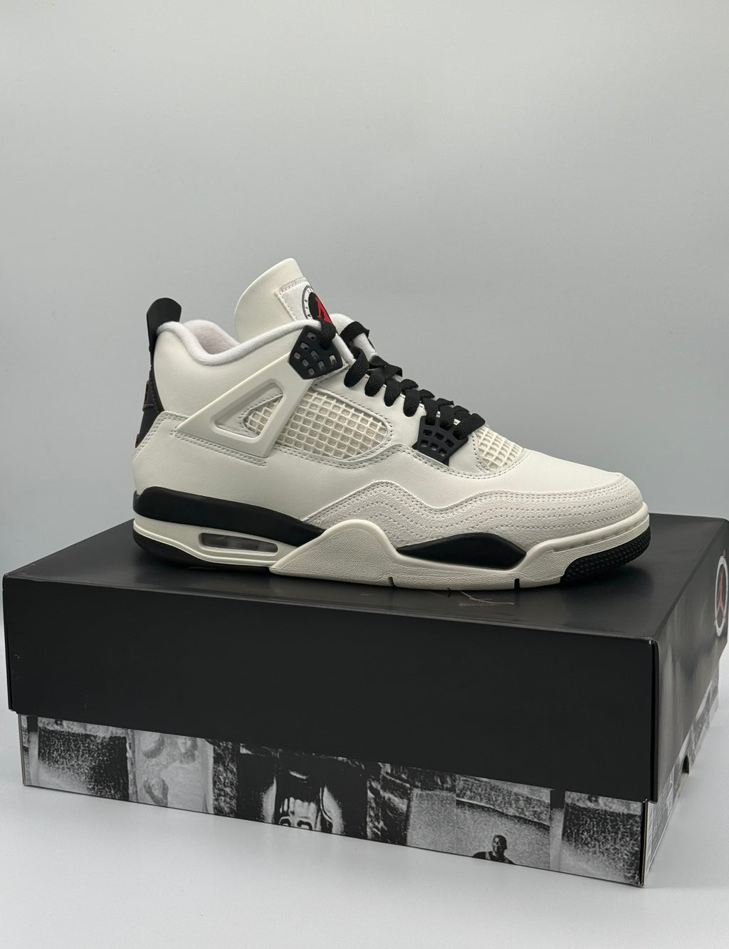Air Jordan 4 Retro OG FC, IM4002 100, Sail/Black-University Red - Size US11