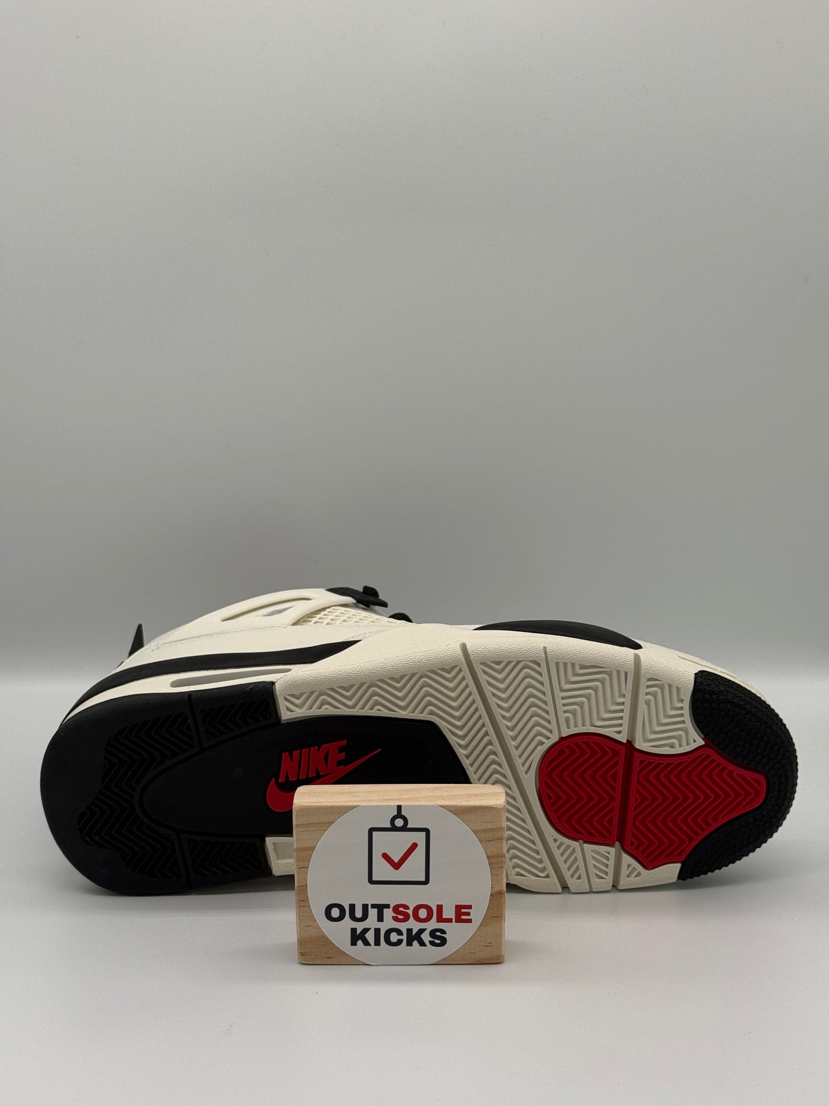 Air Jordan 4 Retro OG FC, IM4002 100, Sail/Black-University Red - Size US11