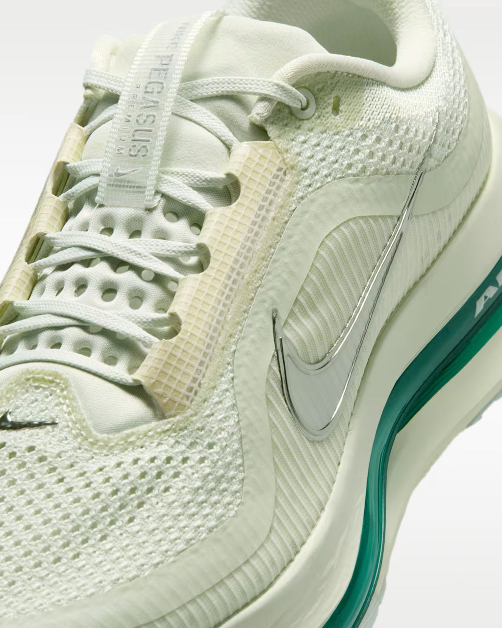 Women's Nike Pegasus Premium - Size W US8.5