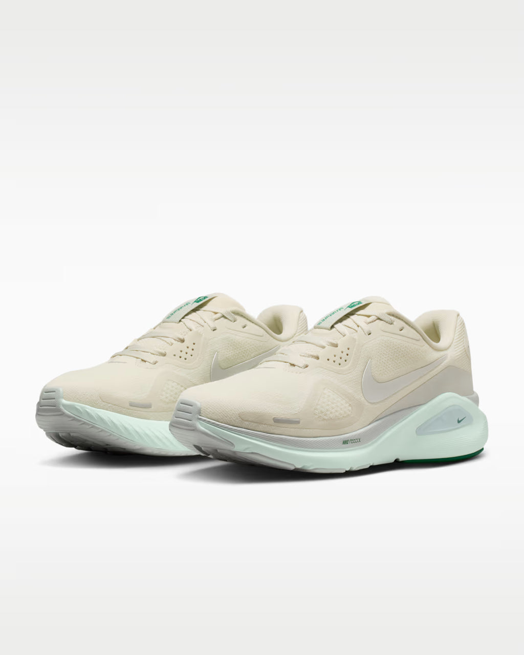 Women's Nike Structure 26 - Size W US8.5